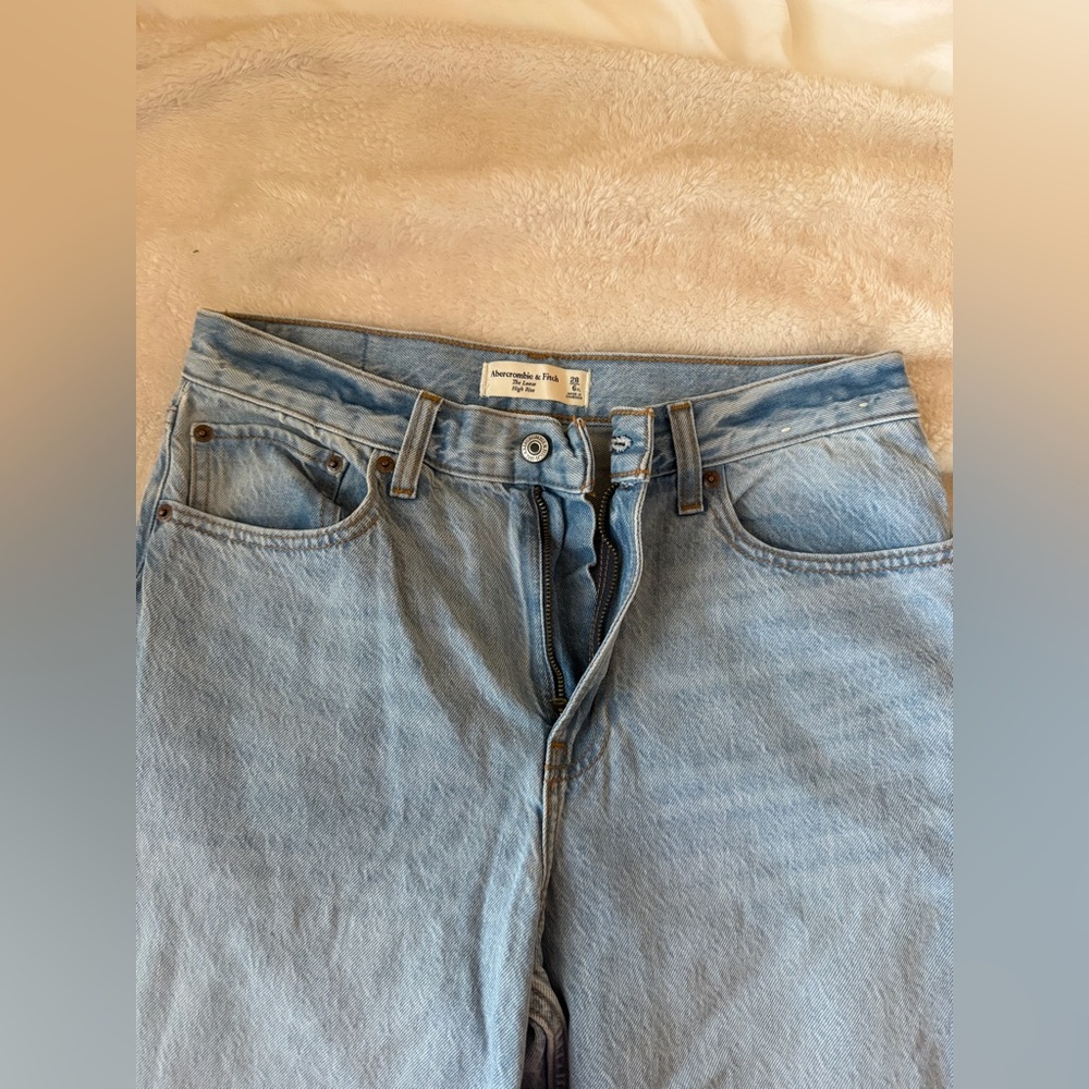 Abercrombie “The Loose” high rise Jean - Picture 7 of 8